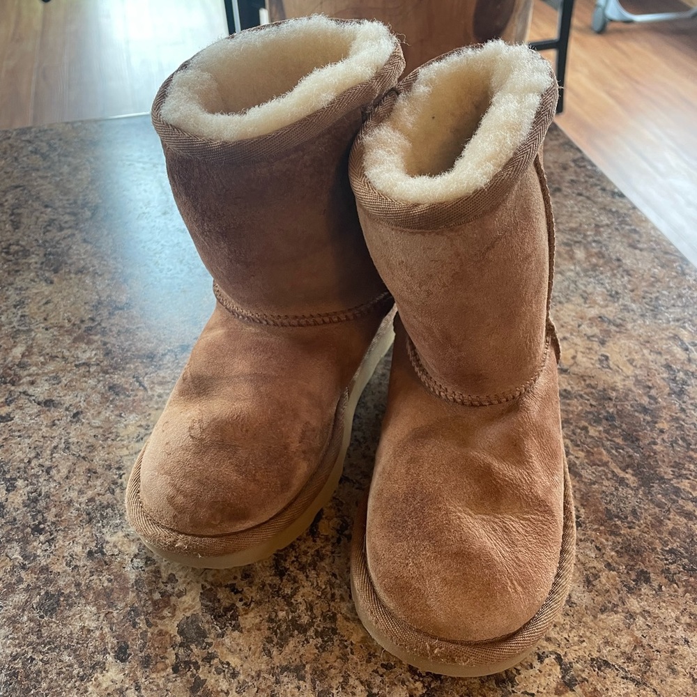 Girls UGG Boots | Sz 13